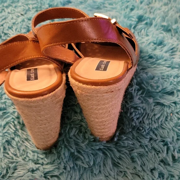 Black Rivet wedges - Picture 5 of 9